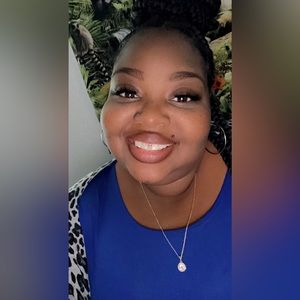 Meet your Posher, Leslie